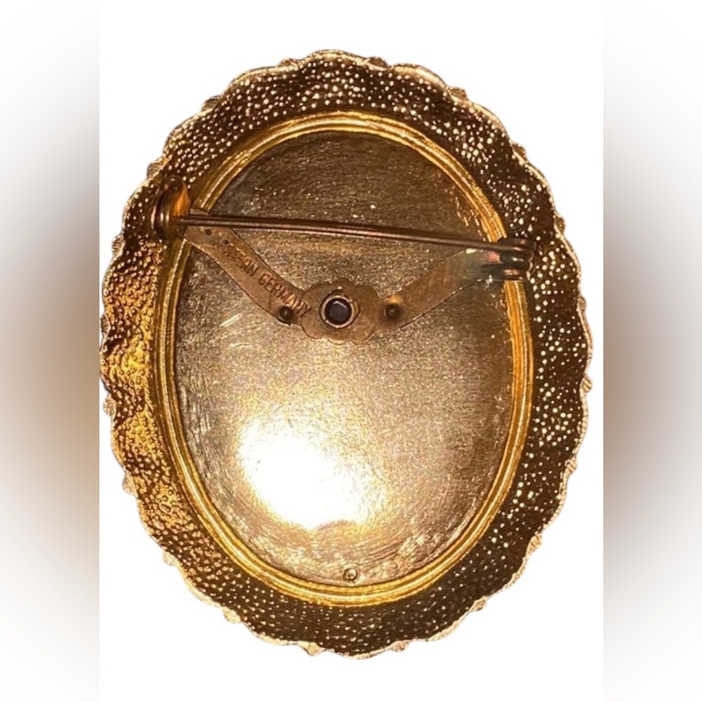 Vintage Costume Cameo Pin/Pendant - Picture 3 of 4